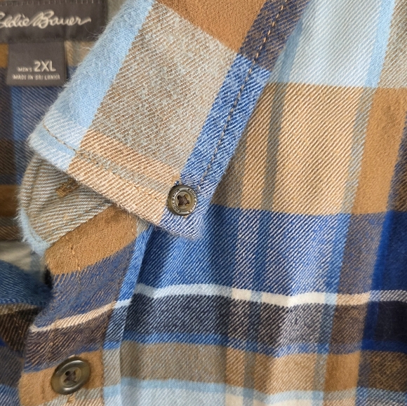 Eddie Bauer | Blue & Tan Plaid Flannel Button Down Shirt Size XL 100% Cotton - Picture 4 of 6